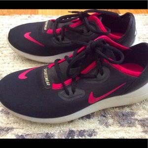 Nike Sportswear in excellent condition